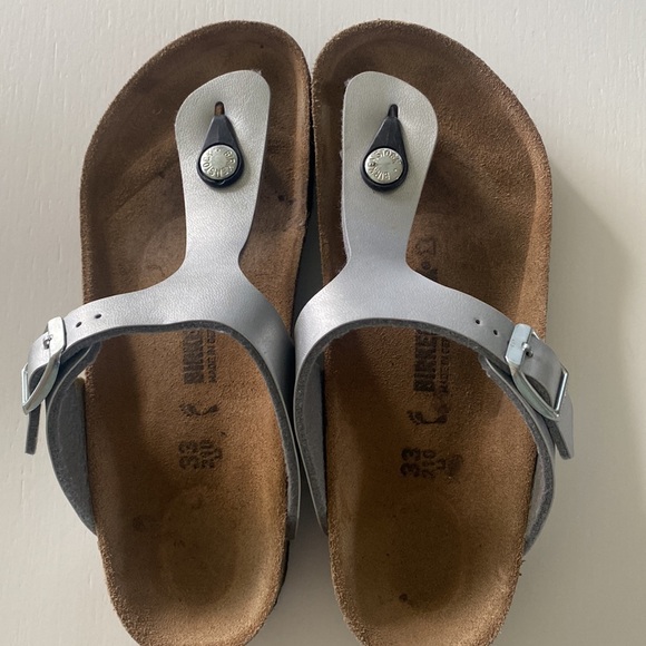 Girls Gizeh style Birkenstocks. Barely worn - Picture 2 of 4